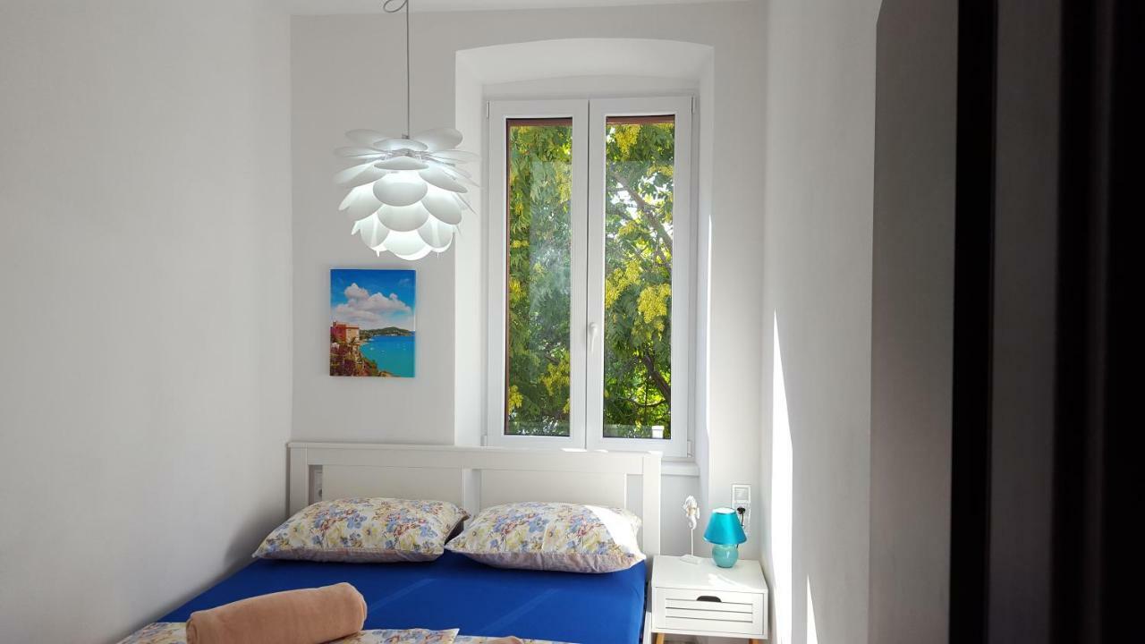 Apartment Imperia *** Pula Exterior photo