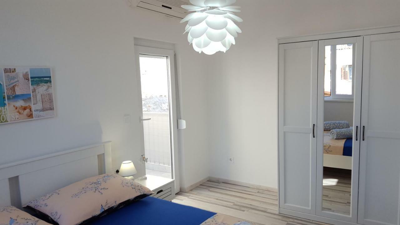 Apartment Imperia *** Pula Exterior photo