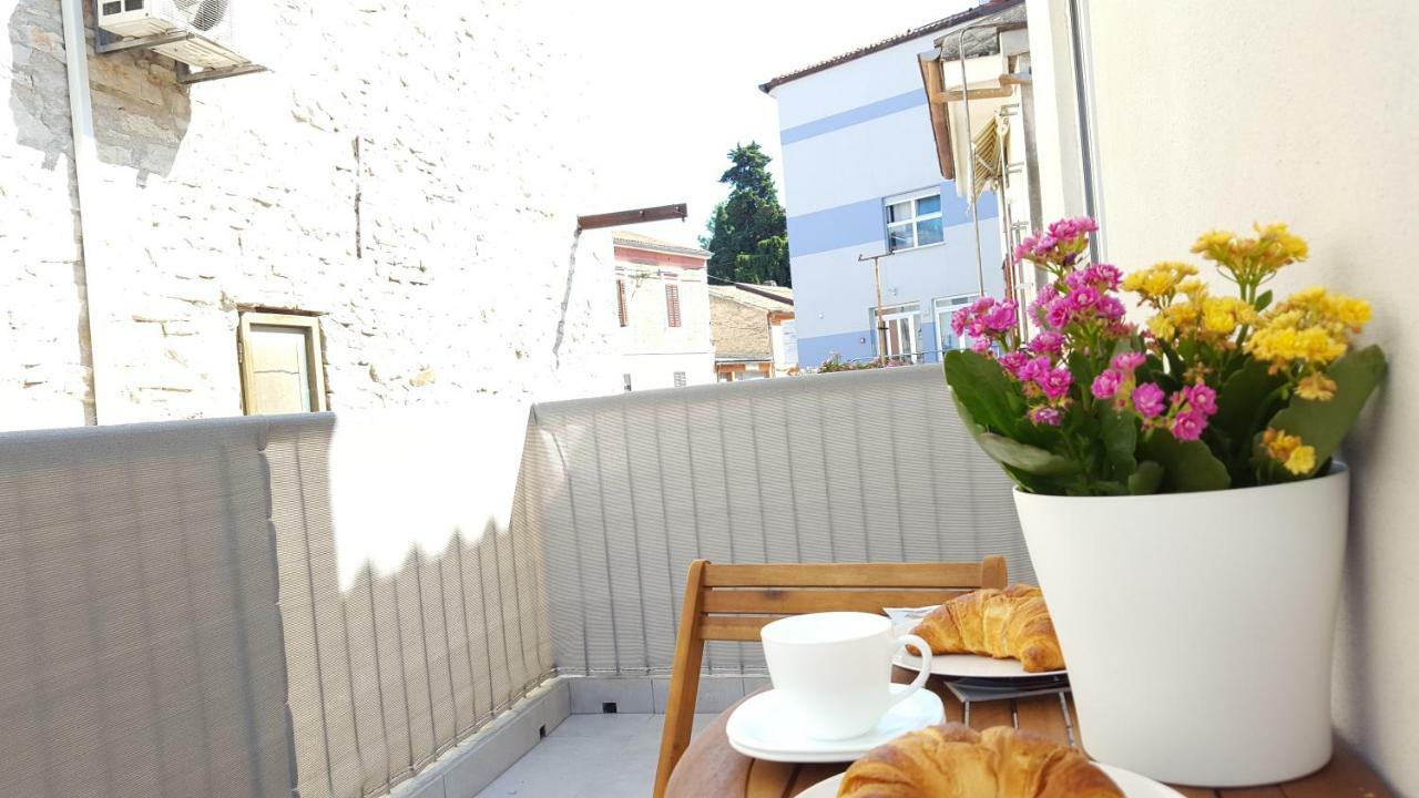 Apartment Imperia *** Pula Exterior photo